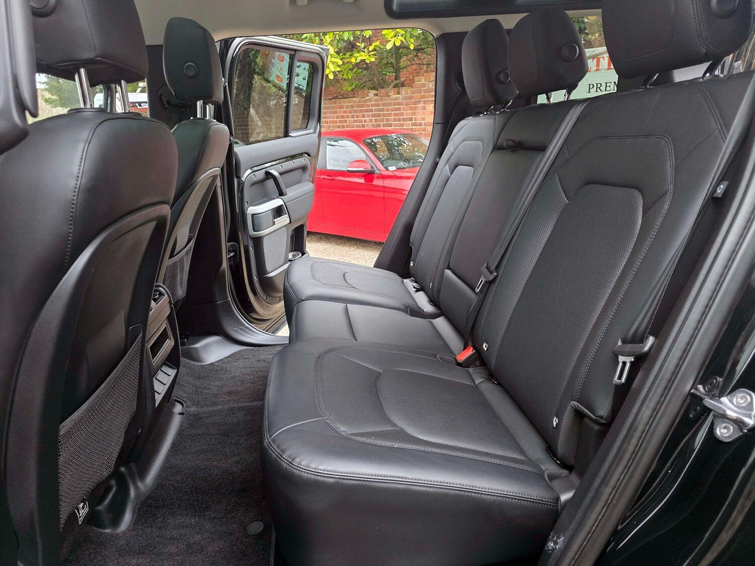 Used Land Rover Defender 110 for sale - 77695541: Photo 45