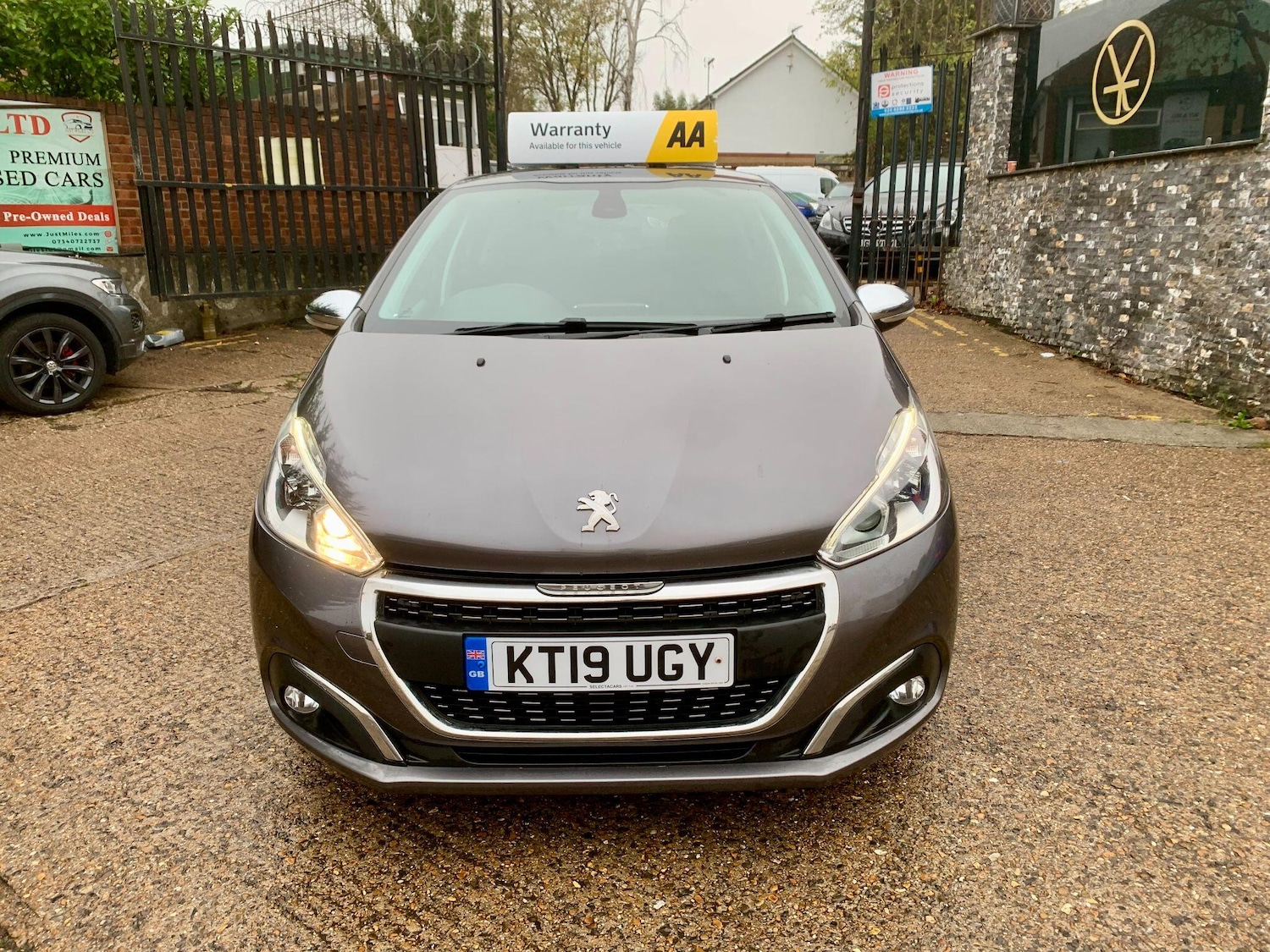 Used Peugeot 208 2019 for sale - 76592174: Photo 2