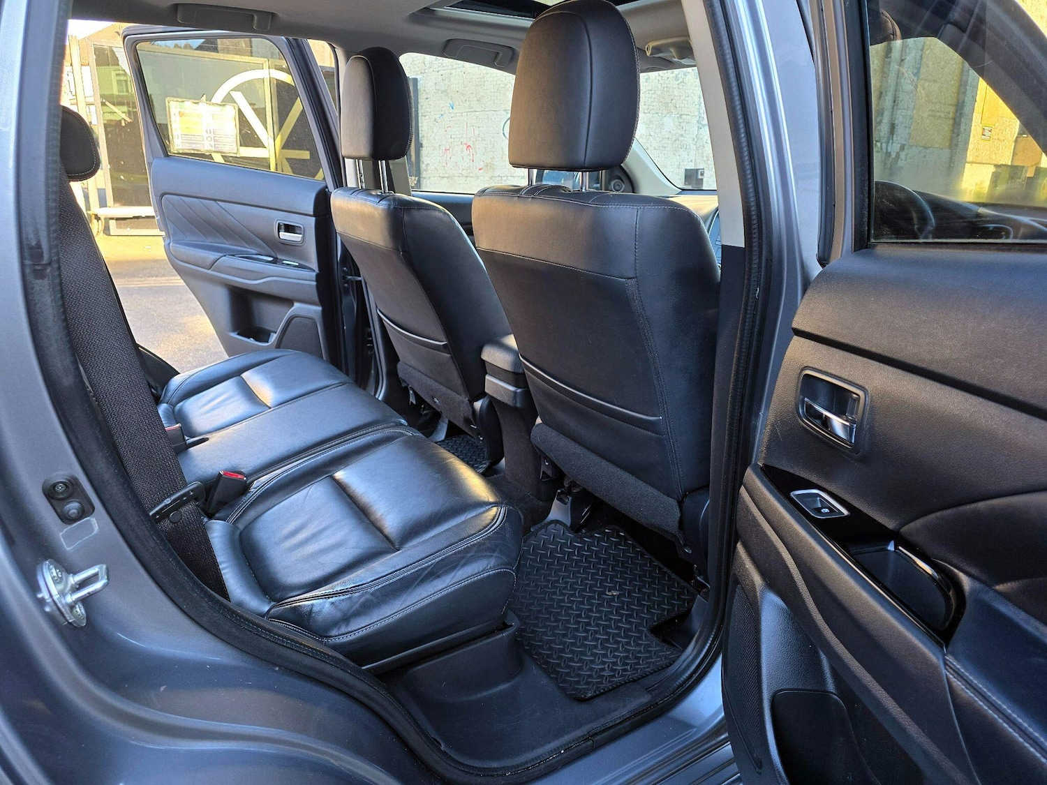 Used Mitsubishi Outlander 2016 for sale - 77982310: Photo 29