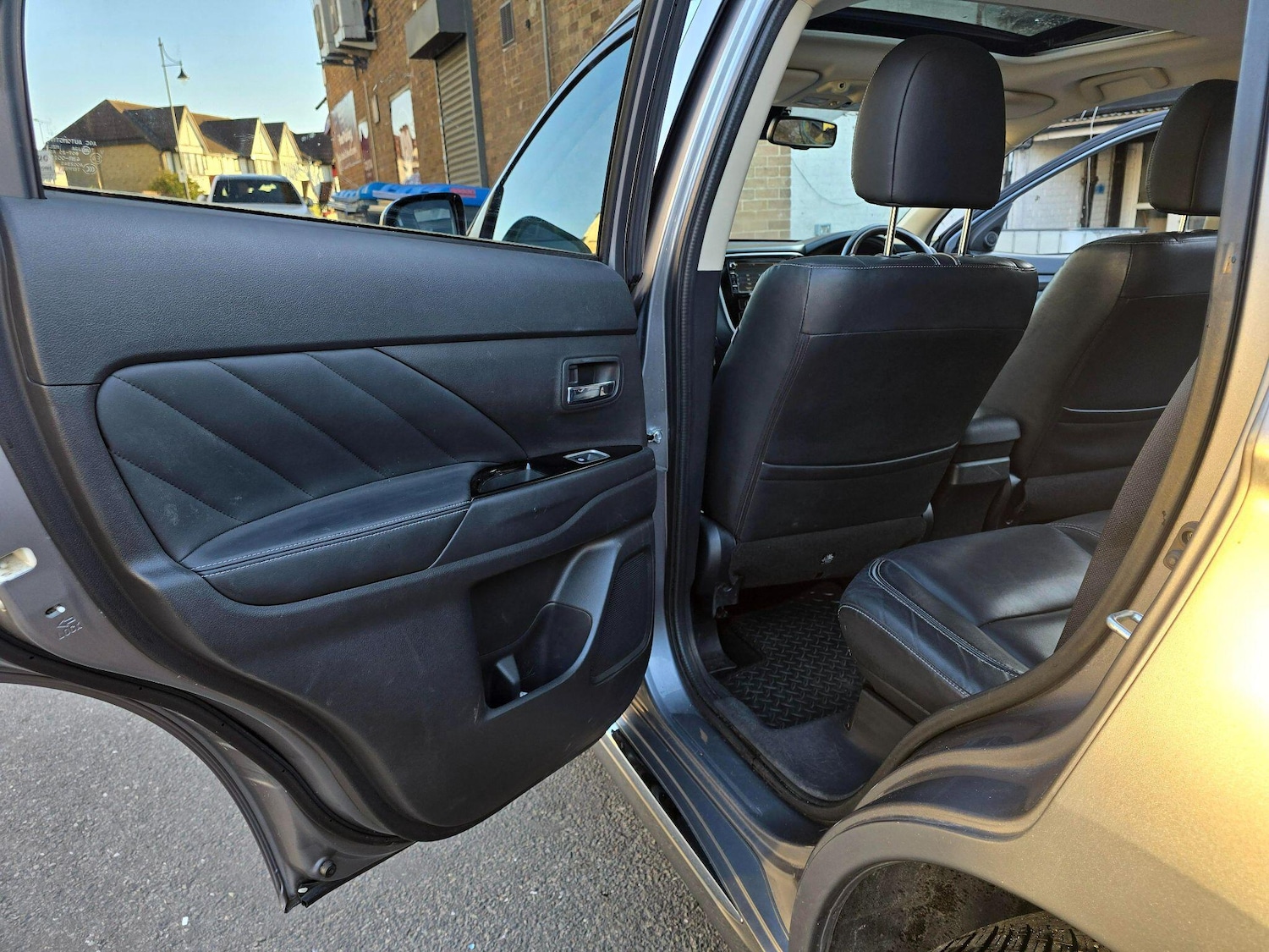 Used Mitsubishi Outlander 2016 for sale - 77982310: Photo 31