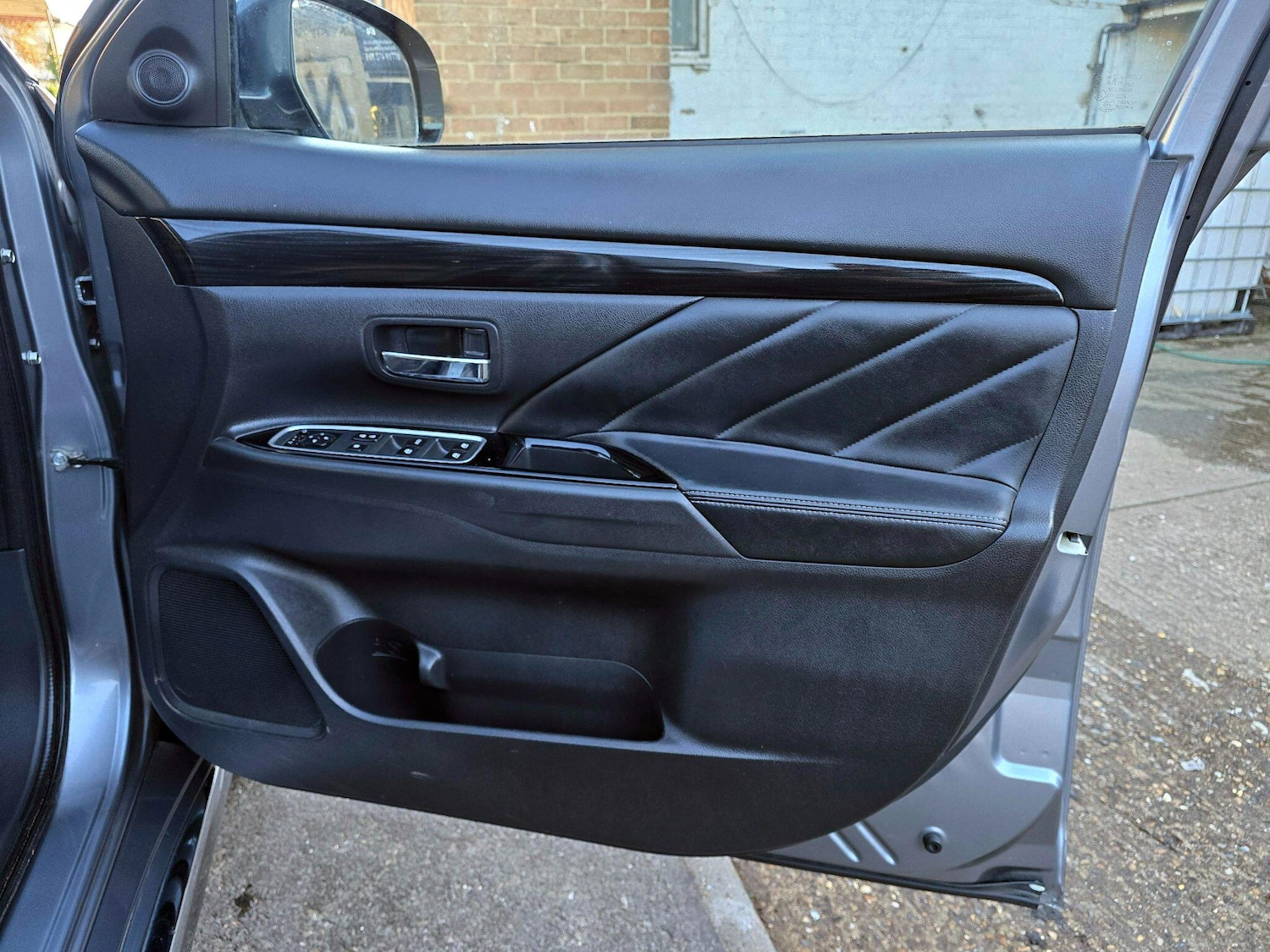 Used Mitsubishi Outlander 2016 for sale - 77982310: Photo 8