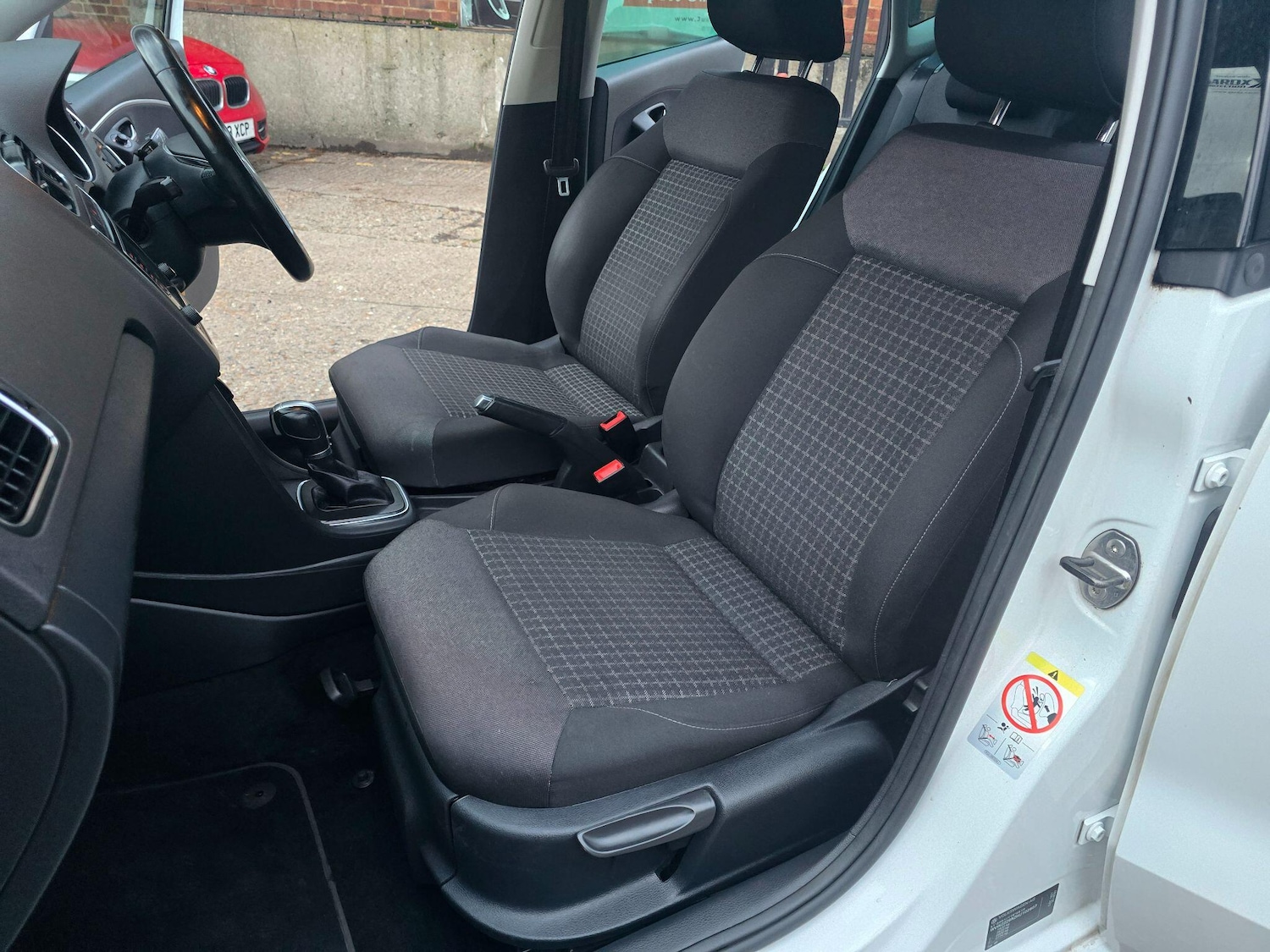 Used Volkswagen Polo 2017 for sale - 77455911: Photo 30