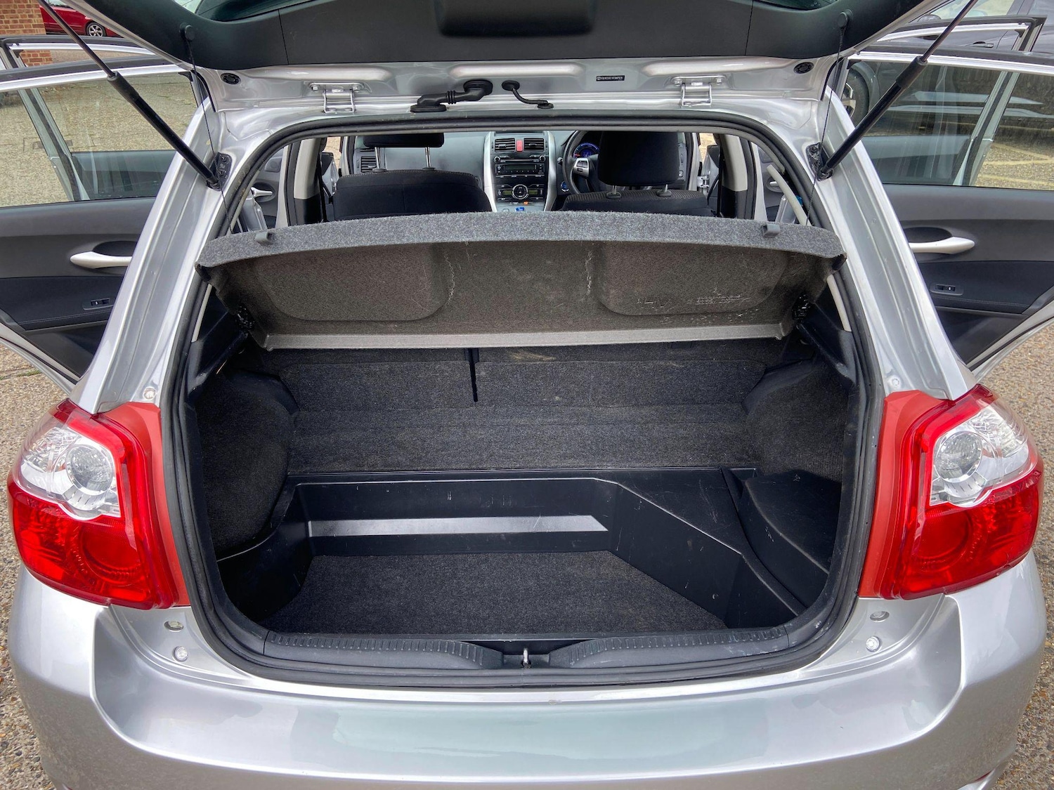 Used Toyota Auris 2011 for sale - 76121630: Photo 27