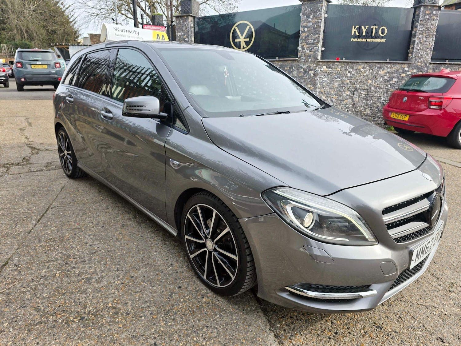 Used Mercedes-Benz B Class 2013 for sale - 77585956: Photo 2