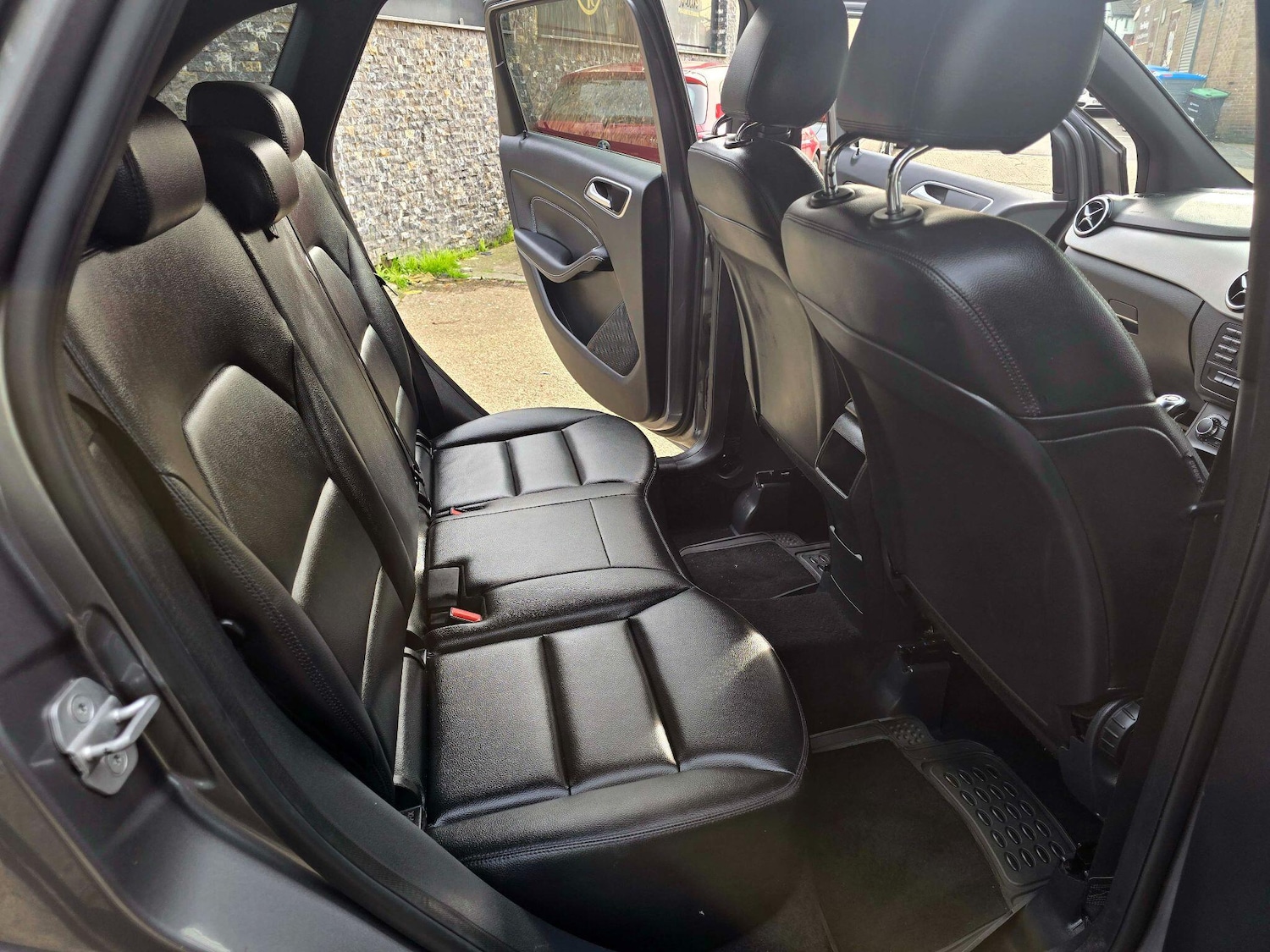 Used Mercedes-Benz B Class 2013 for sale - 77585956: Photo 24