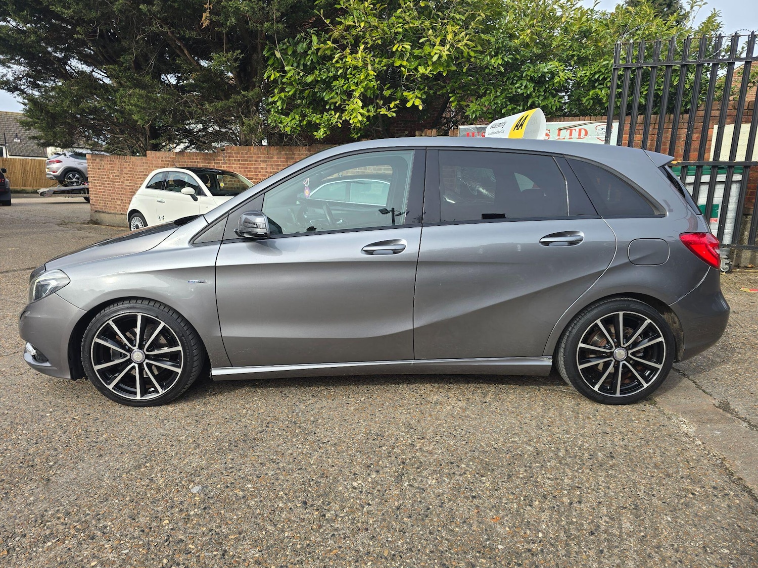 Used Mercedes-Benz B Class 2013 for sale - 77585956: Photo 4