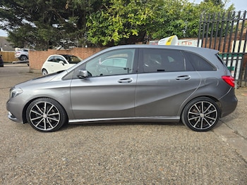 Used Mercedes-Benz B Class 2013 for sale - 77585956: Photo