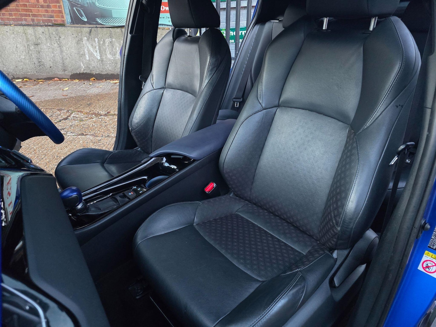 Used Toyota C-HR 2017 for sale - 76348824: Photo 26