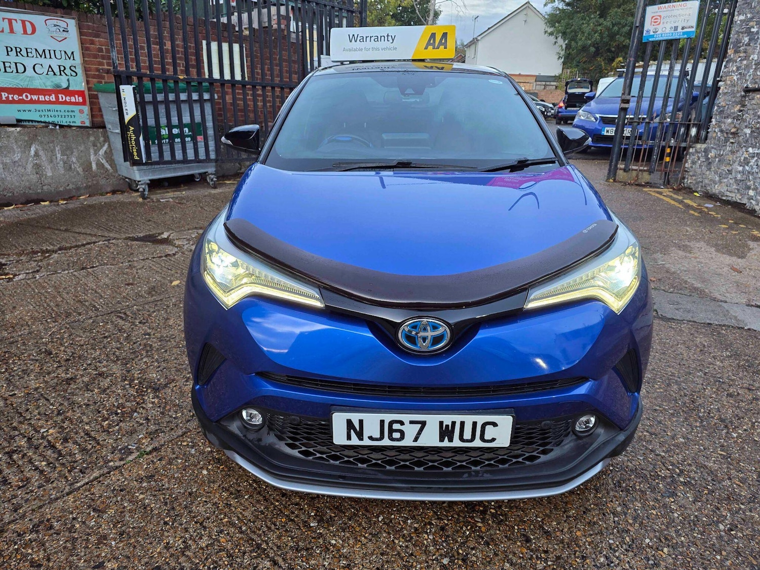 Used Toyota C-HR 2017 for sale - 76348824: Photo 3