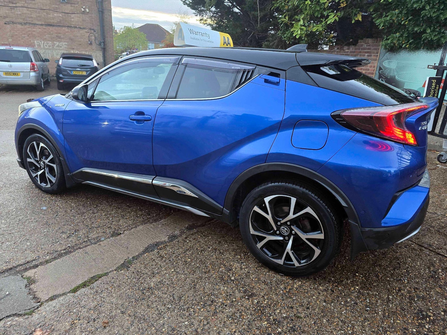 Used Toyota C-HR 2017 for sale - 76348824: Photo 6