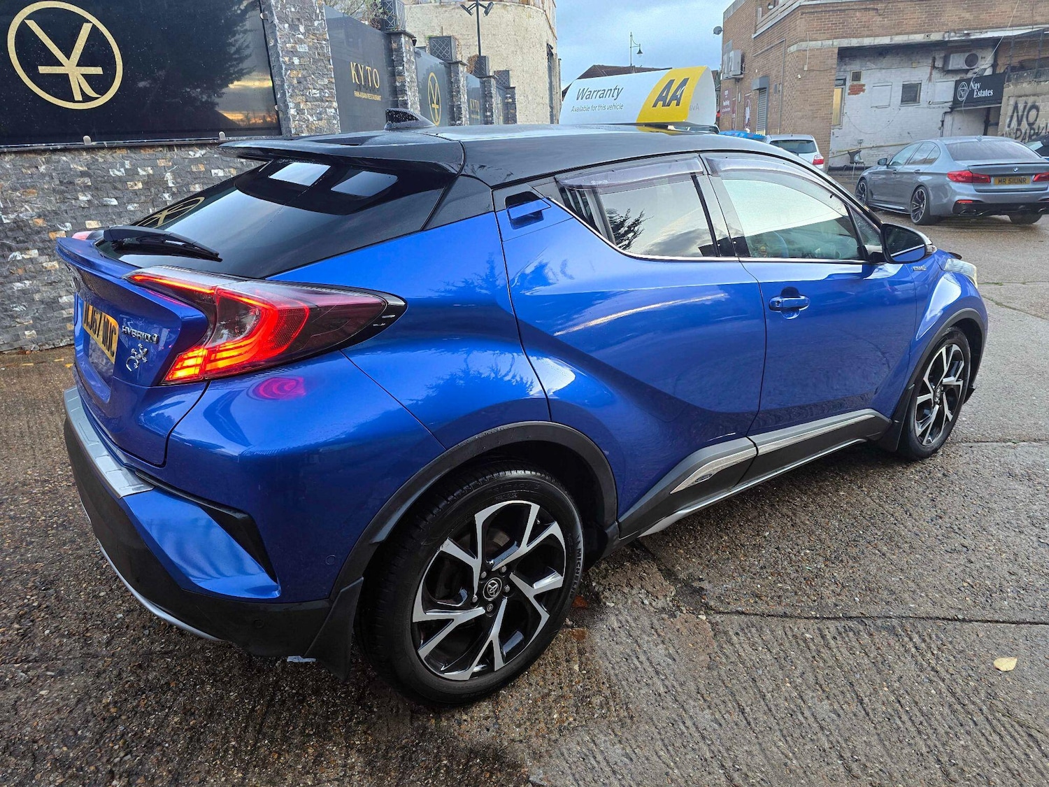 Used Toyota C-HR 2017 for sale - 76348824: Photo 8