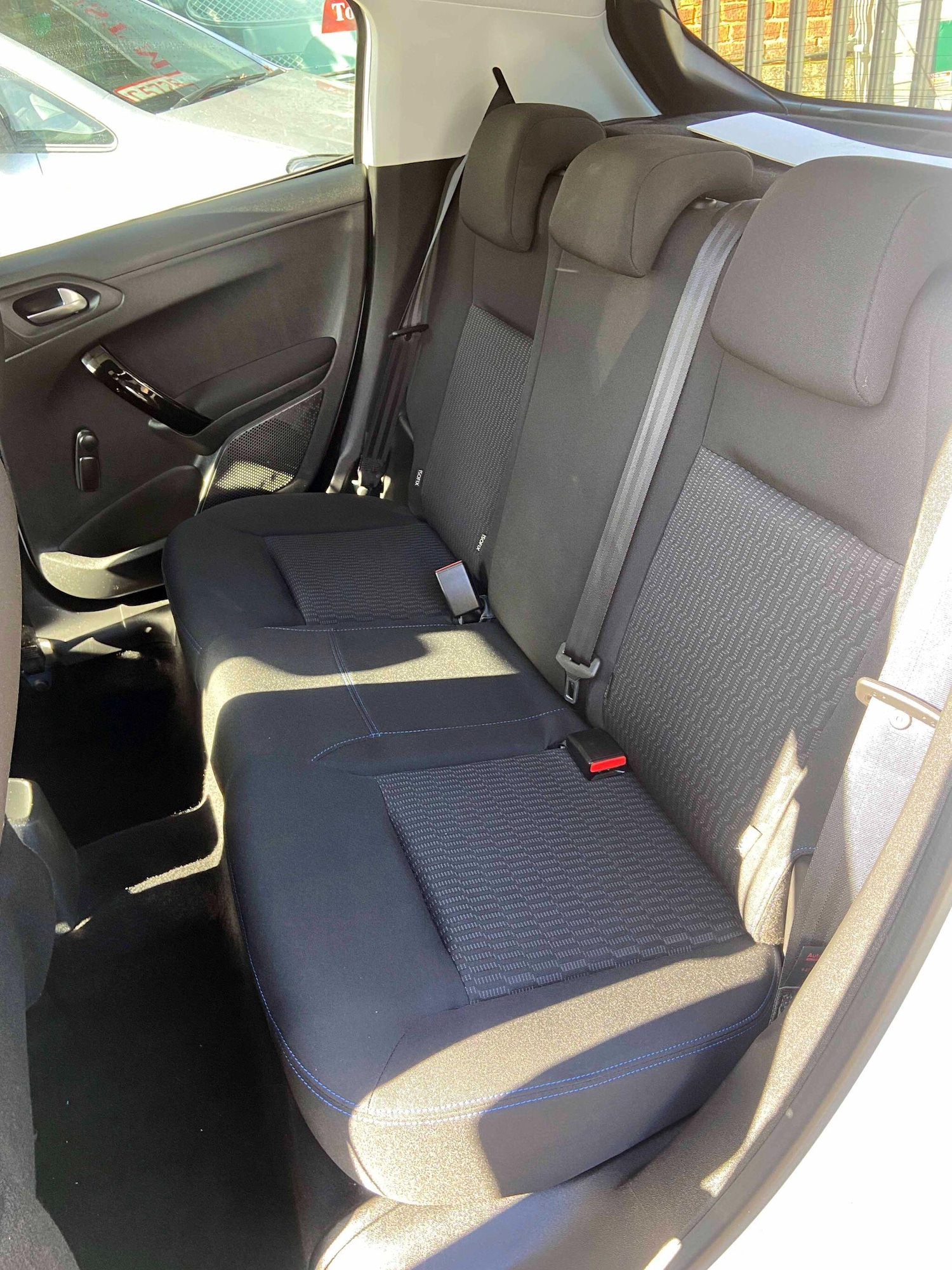 Used Peugeot 208 2019 for sale - 76988237: Photo 15