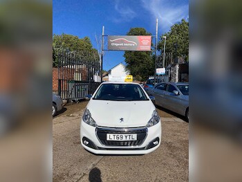 Used Peugeot 208 2019 for sale - 76988237: Photo