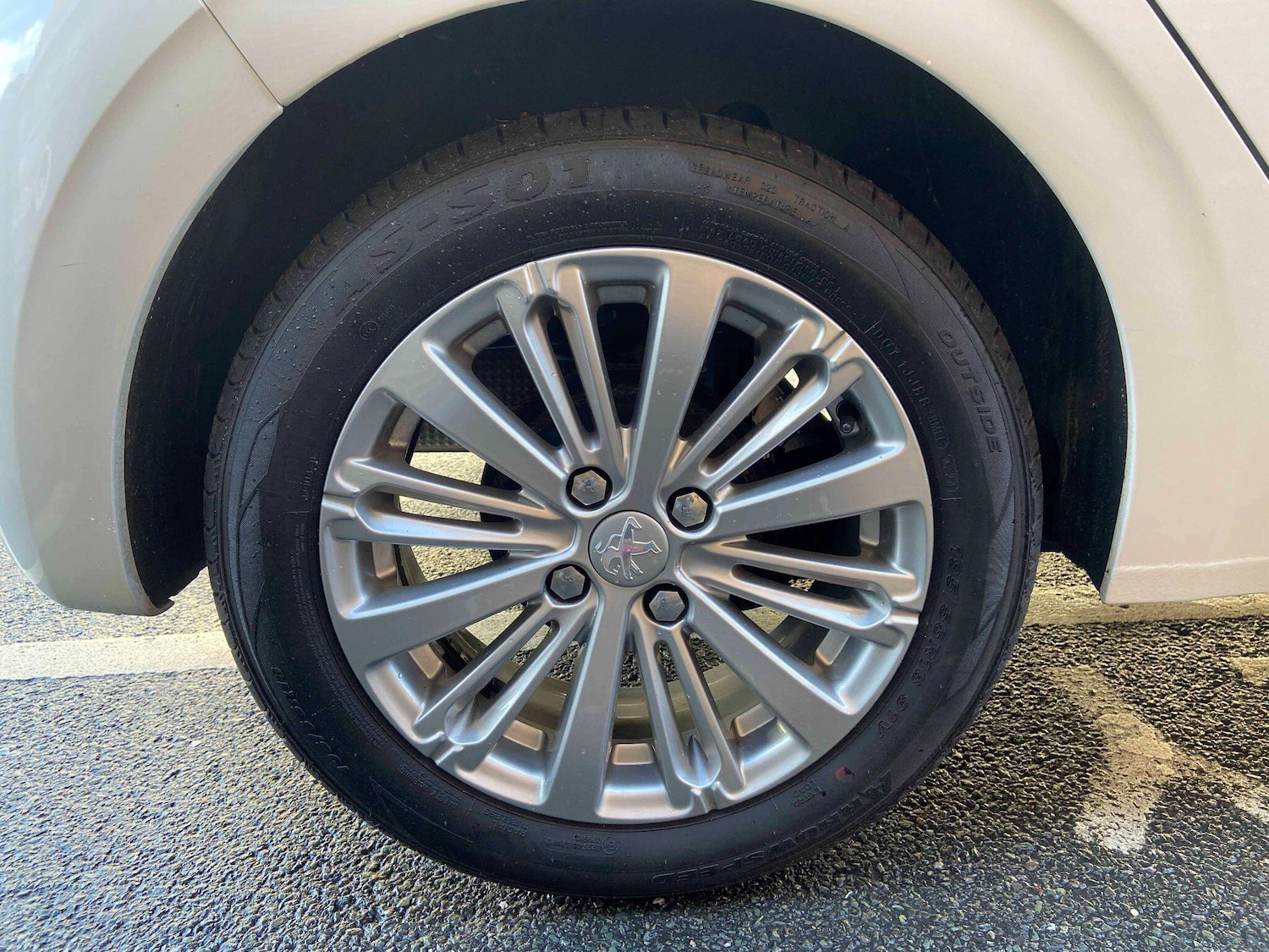 Used Peugeot 208 2019 for sale - 76988237: Photo 26