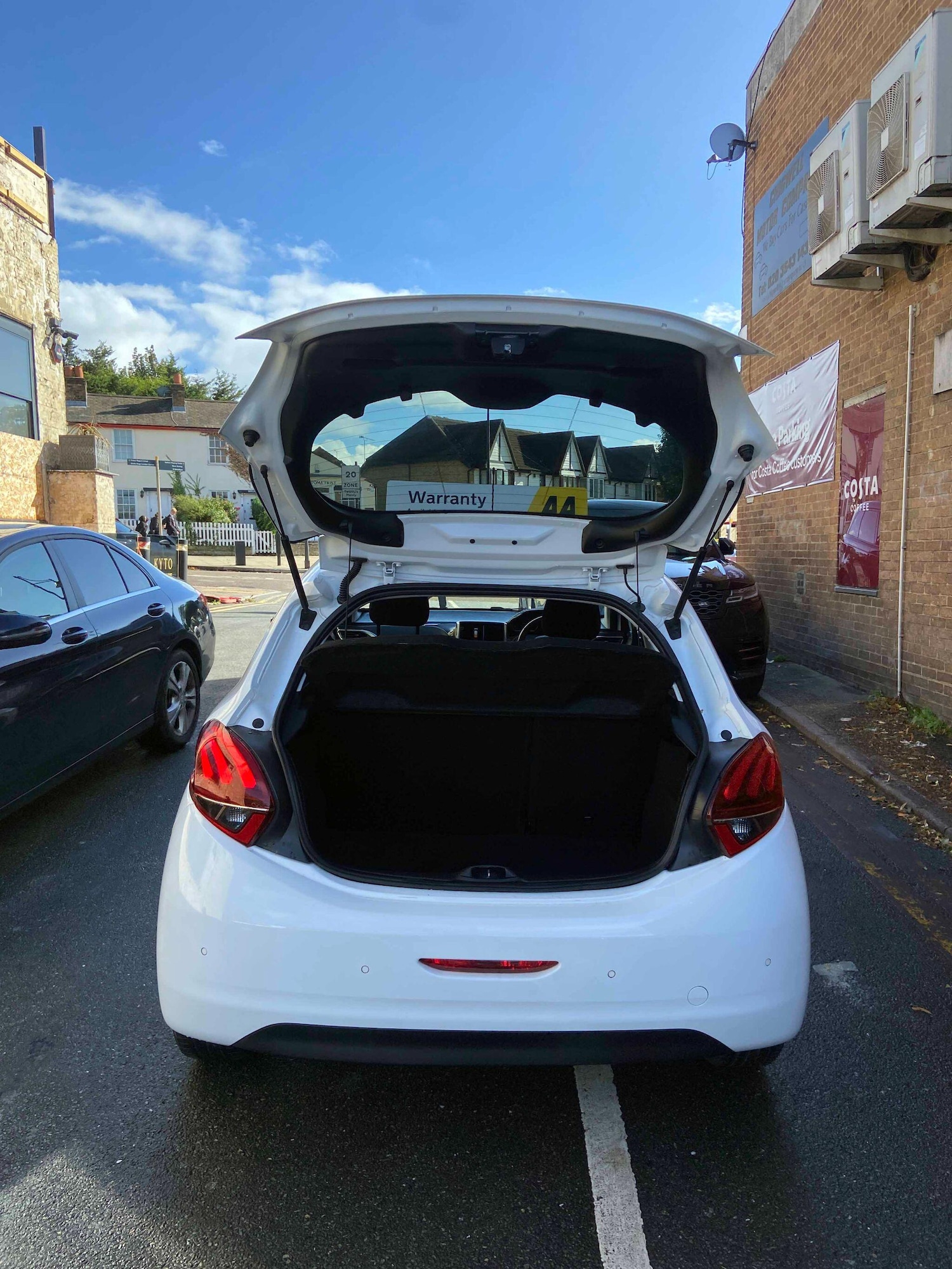 Used Peugeot 208 2019 for sale - 76988237: Photo 31