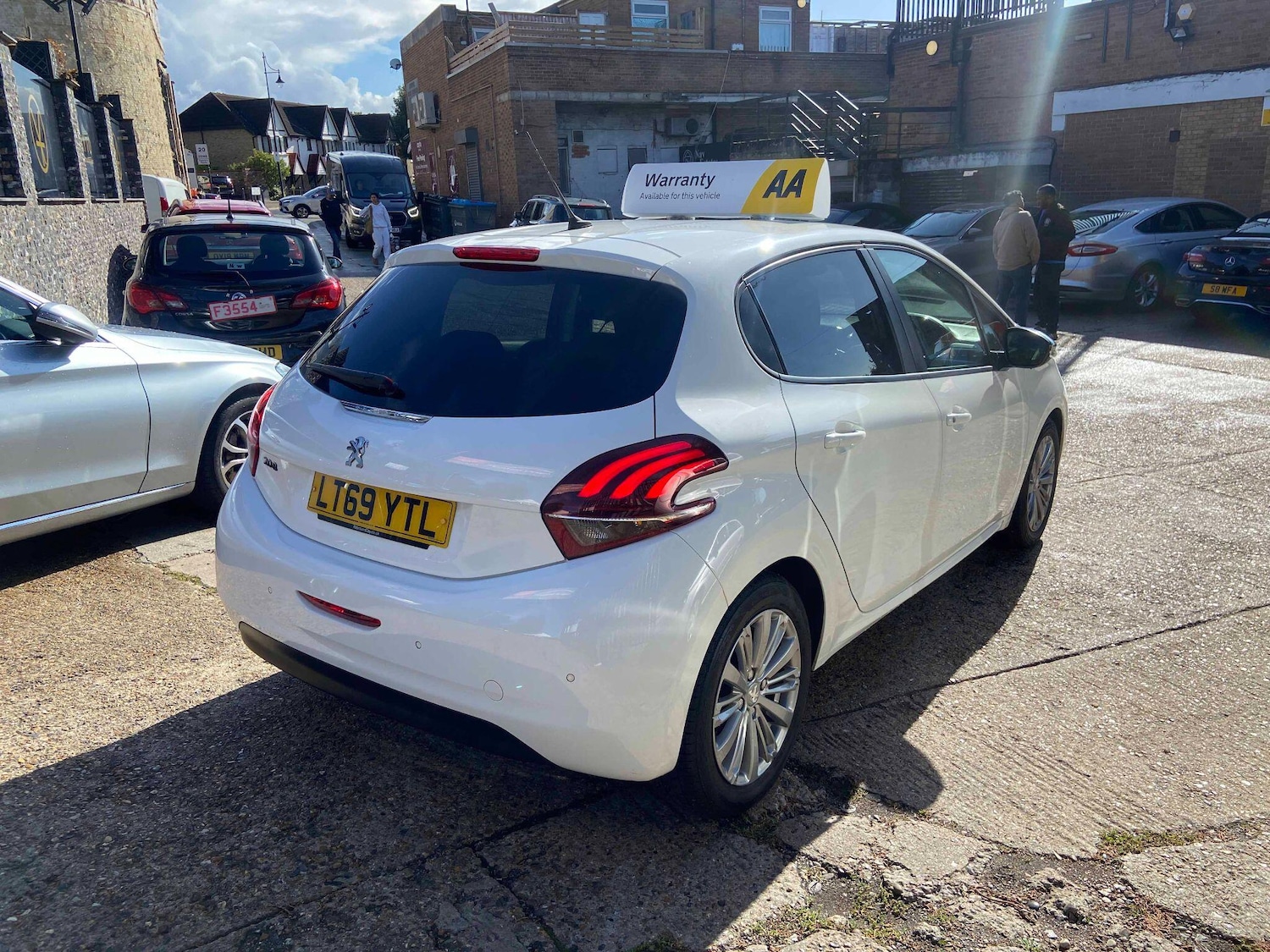 Used Peugeot 208 2019 for sale - 76988237: Photo 6