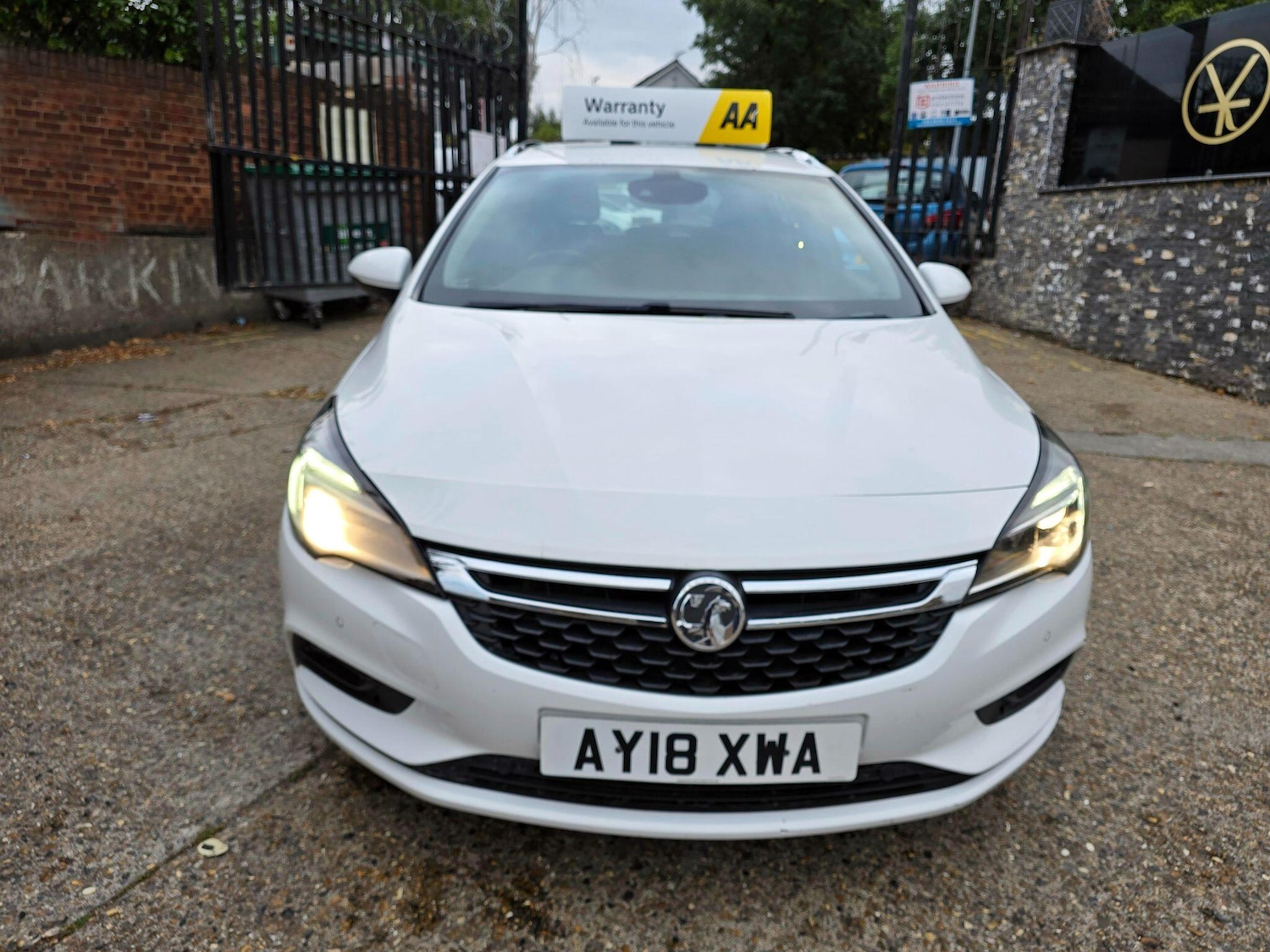 Used Vauxhall Astra 2018 for sale - 76094958: Photo 1
