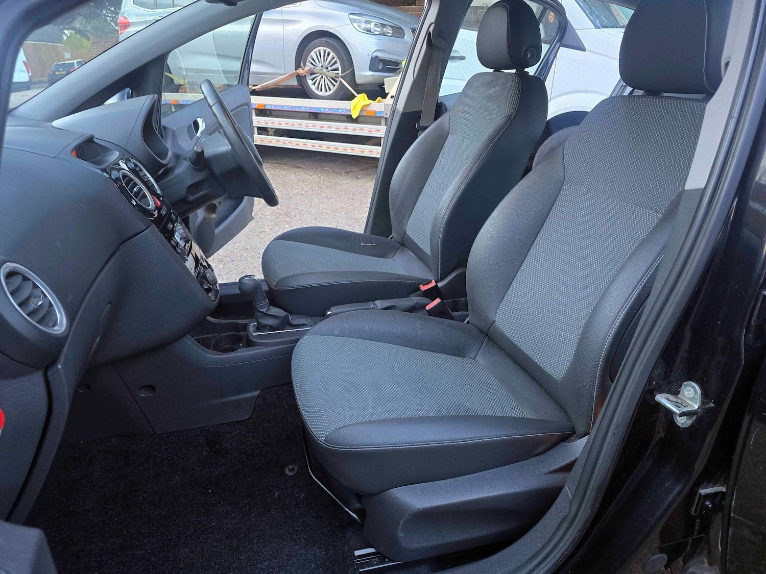 Used Vauxhall Corsa 2010 for sale - 76913044: Photo 20