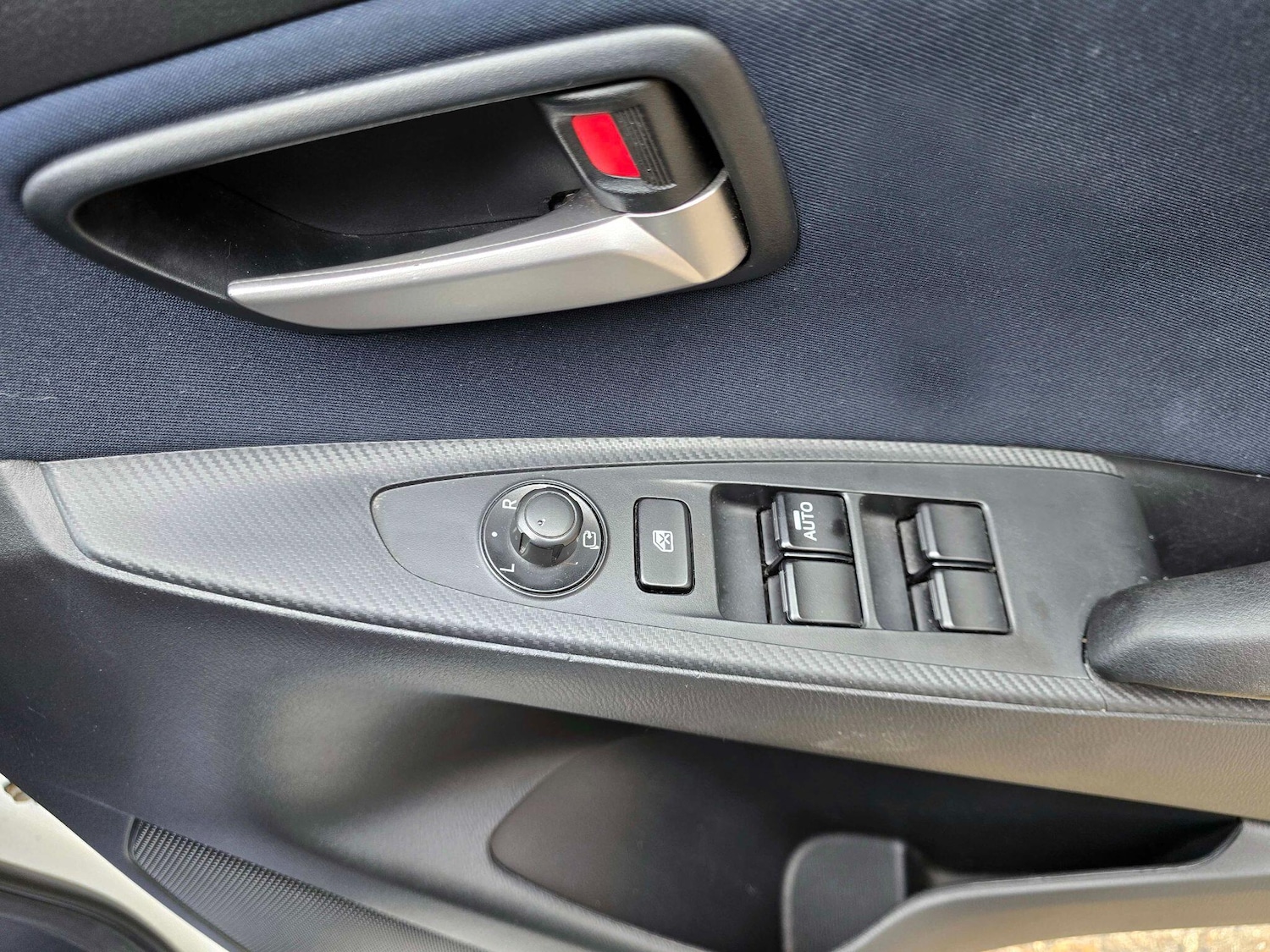 Used Mazda Mazda2 2015 for sale - 77682866: Photo 29