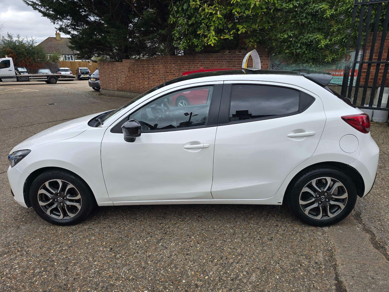 Used Mazda Mazda2 2015 for sale - 77682866: Photo 6