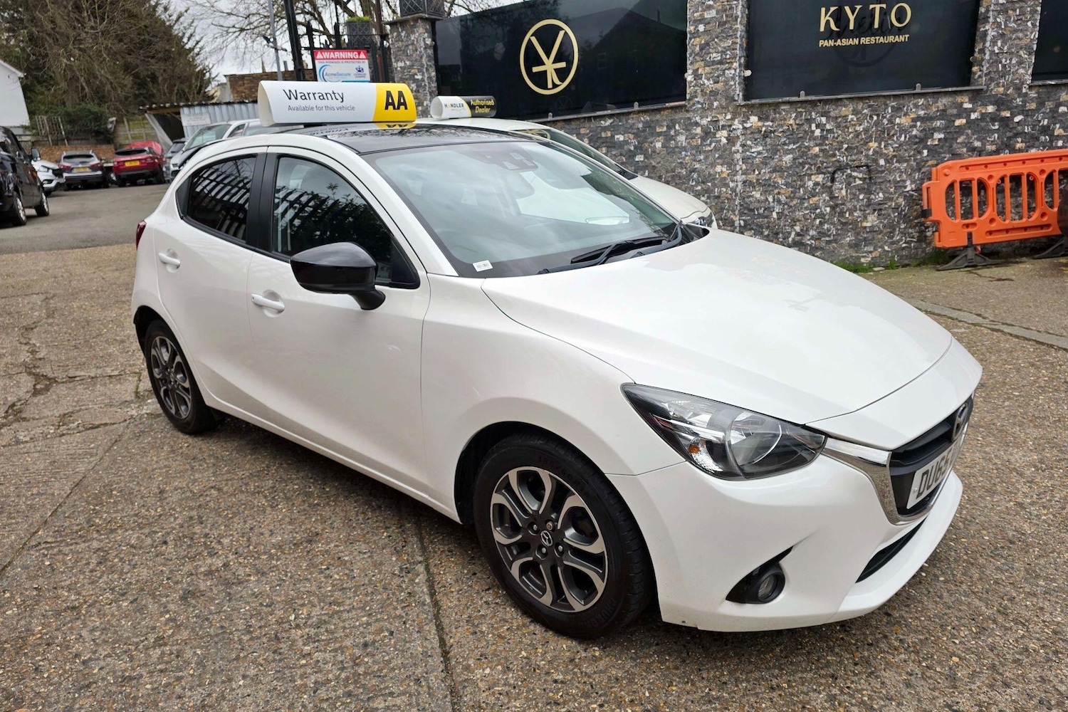 Used Mazda Mazda2 2015 for sale - 77682866: Photo 8