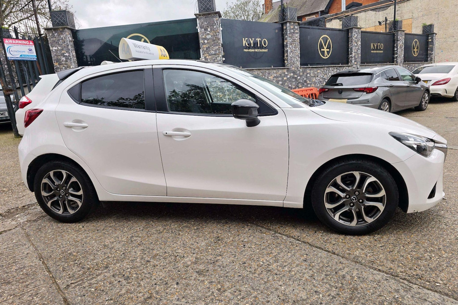 Used Mazda Mazda2 2015 for sale - 77682866: Photo 9