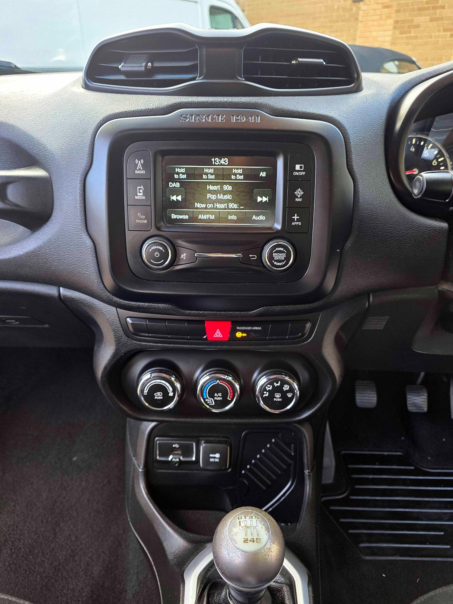 Used Jeep Renegade 2015 for sale - 76743328: Photo 15