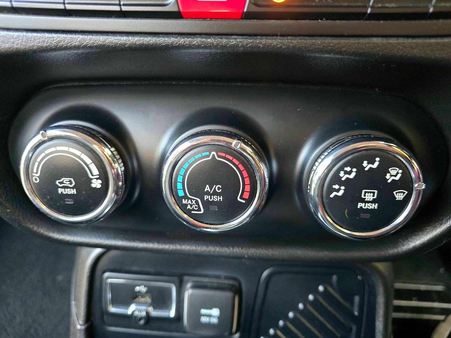 Used Jeep Renegade 2015 for sale - 76743328: Photo 25