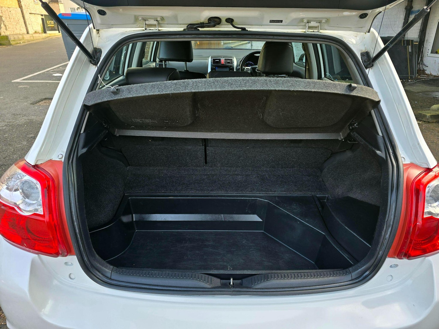 Used Toyota Auris 2012 for sale - 77808413: Photo 26