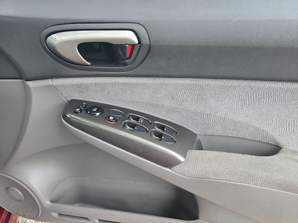 Used Honda Civic 2008 for sale - 76270240: Photo 9