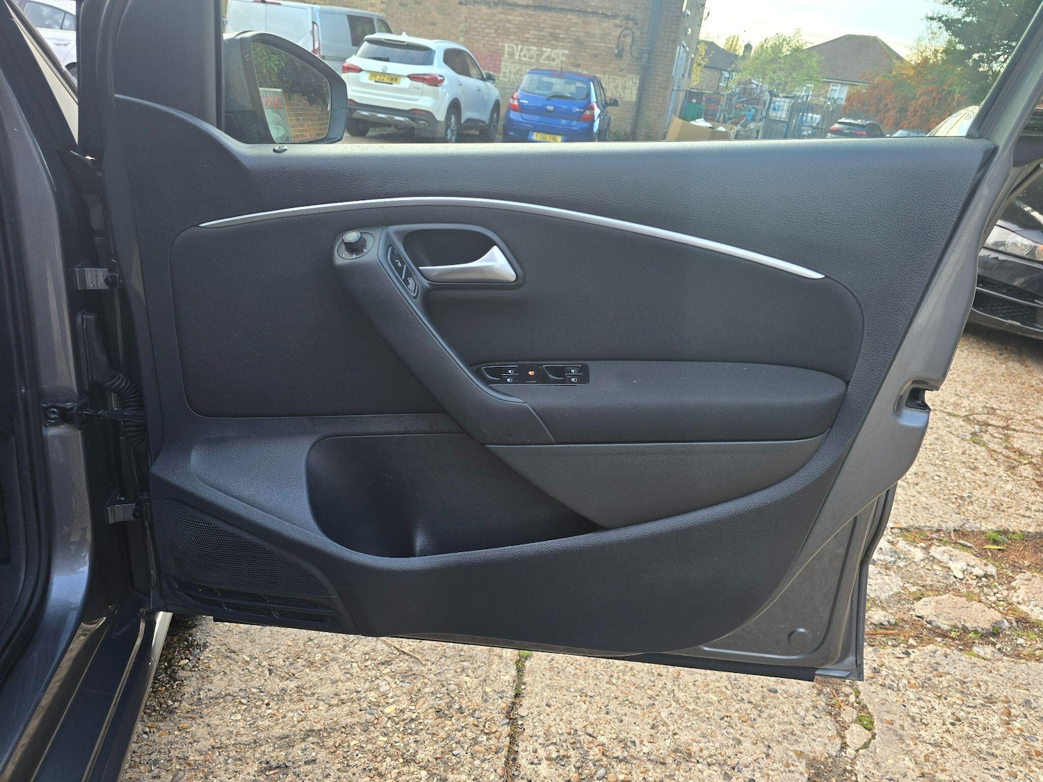 Used Volkswagen Polo 2016 for sale - 76473549: Photo 9