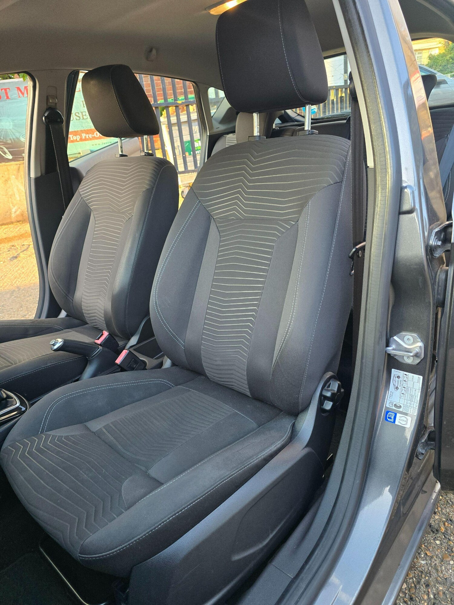 Used Ford Fiesta 2015 for sale - 77838910: Photo 21