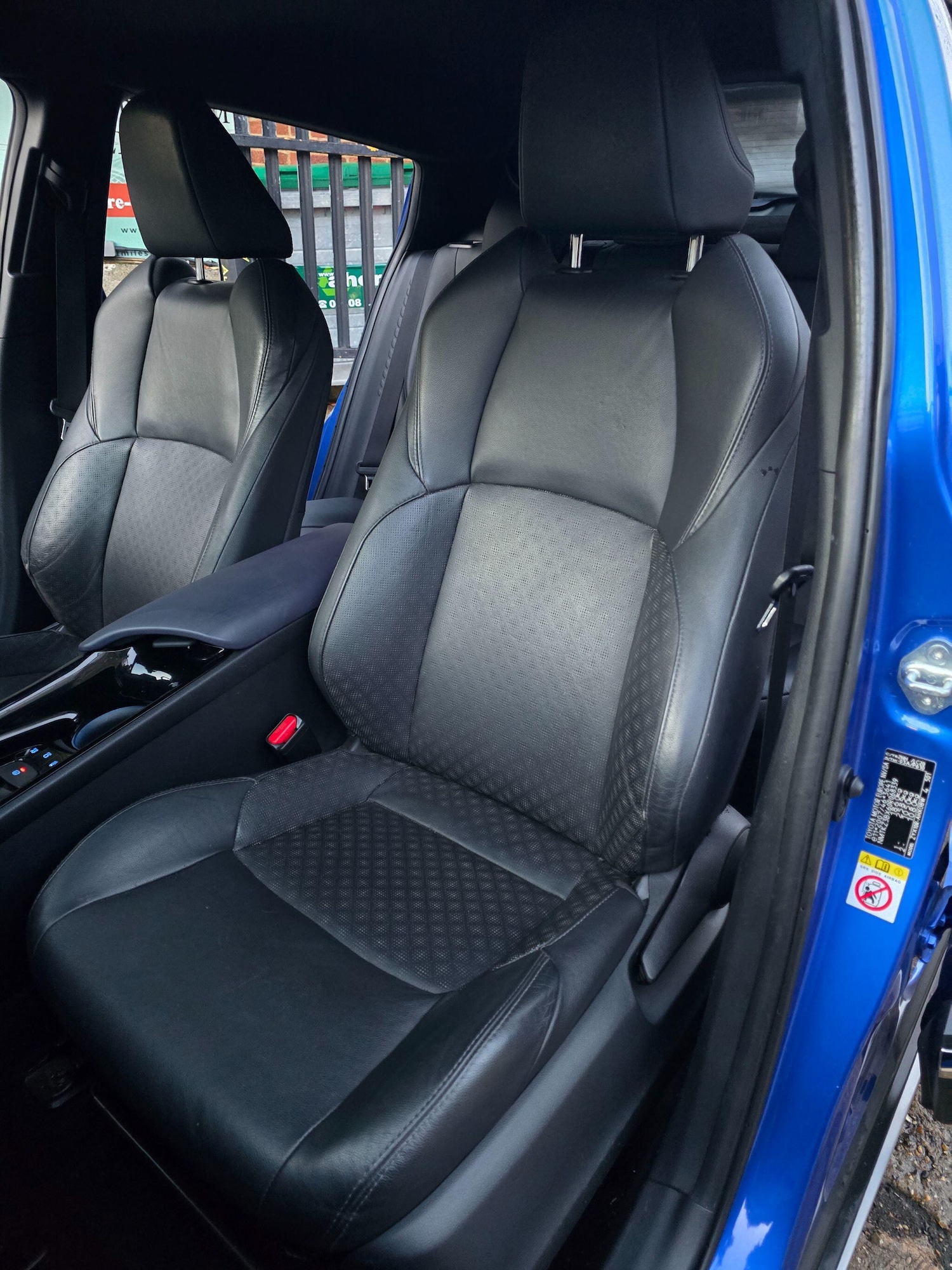 Used Toyota C-HR 2017 for sale - 77120891: Photo 25