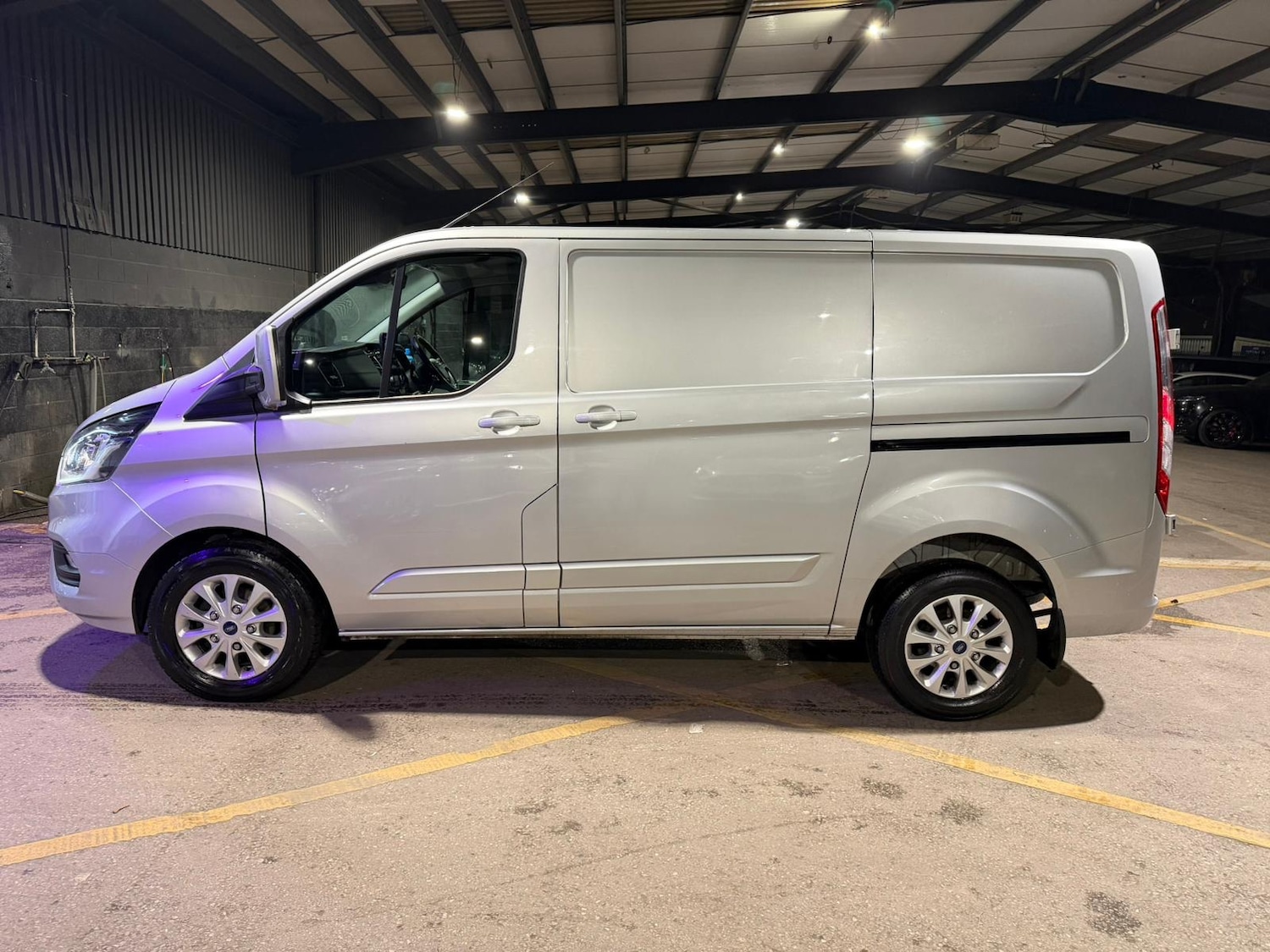 Used Ford Transit Custom 2023 for sale - 77335791: Photo 4
