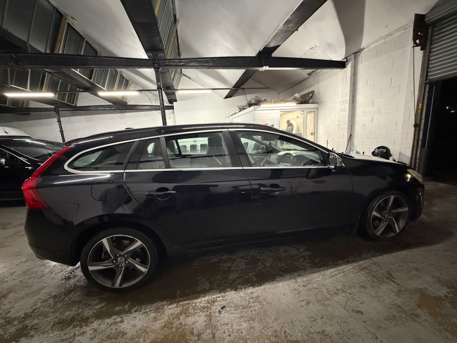 Used Volvo V60 2011 for sale - 77129835: Photo 5