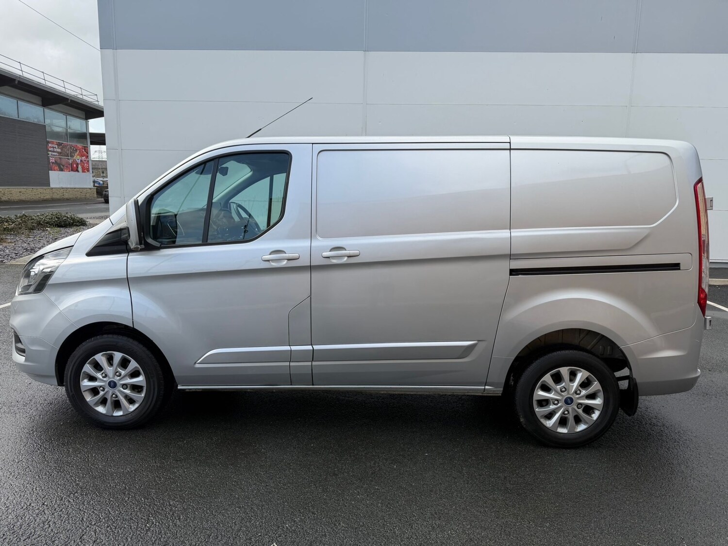 Used Ford Transit Custom 2023 for sale - 78043158: Photo 4