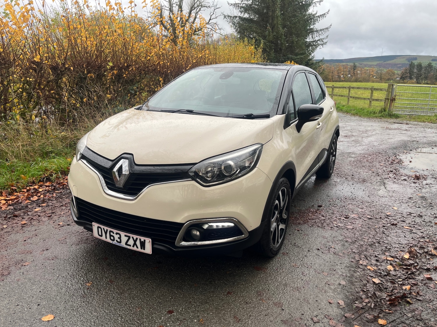 Used Renault Captur 2013 for sale - 76625635: Photo 2