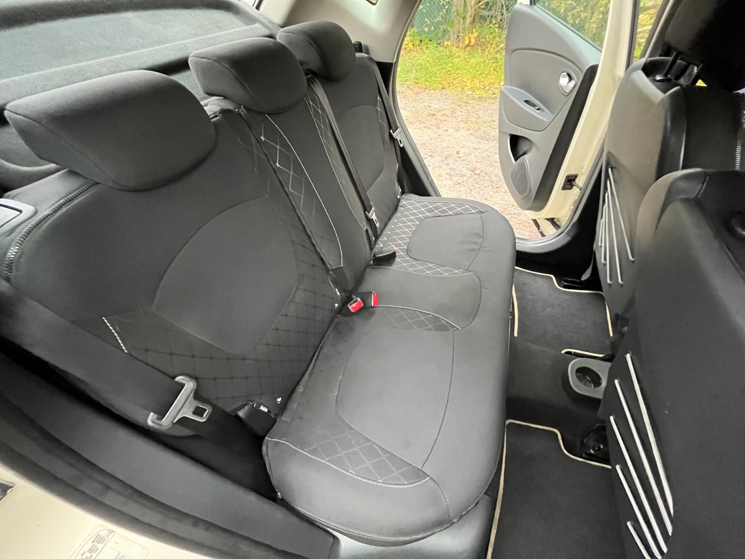 Used Renault Captur 2013 for sale - 76625635: Photo 9