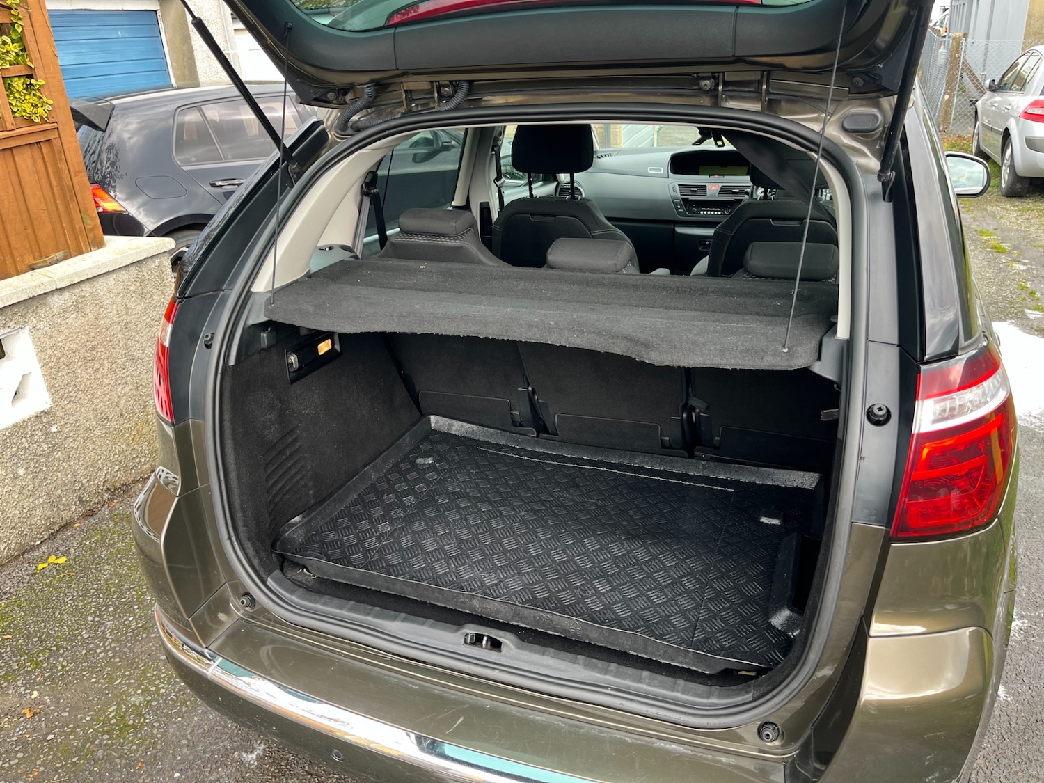 Used Citroen C4 Picasso 2012 for sale - 76383293: Photo 9