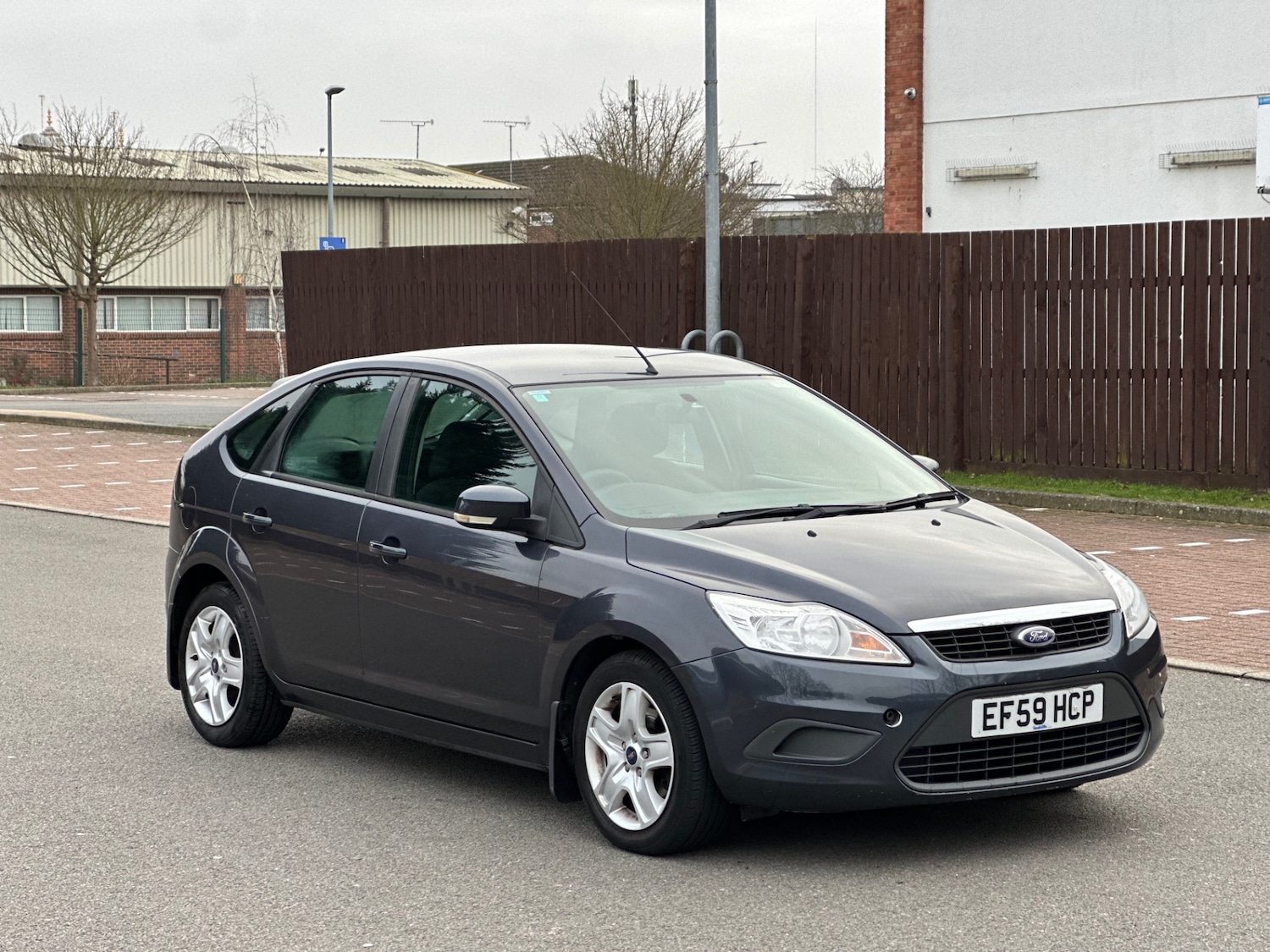 Used Ford Focus 2010 for sale - 77327186: Photo 2