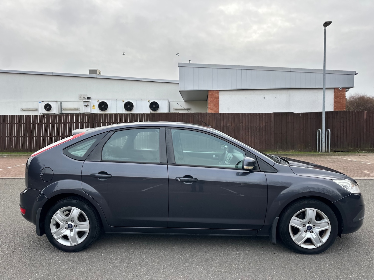 Used Ford Focus 2010 for sale - 77327186: Photo 3