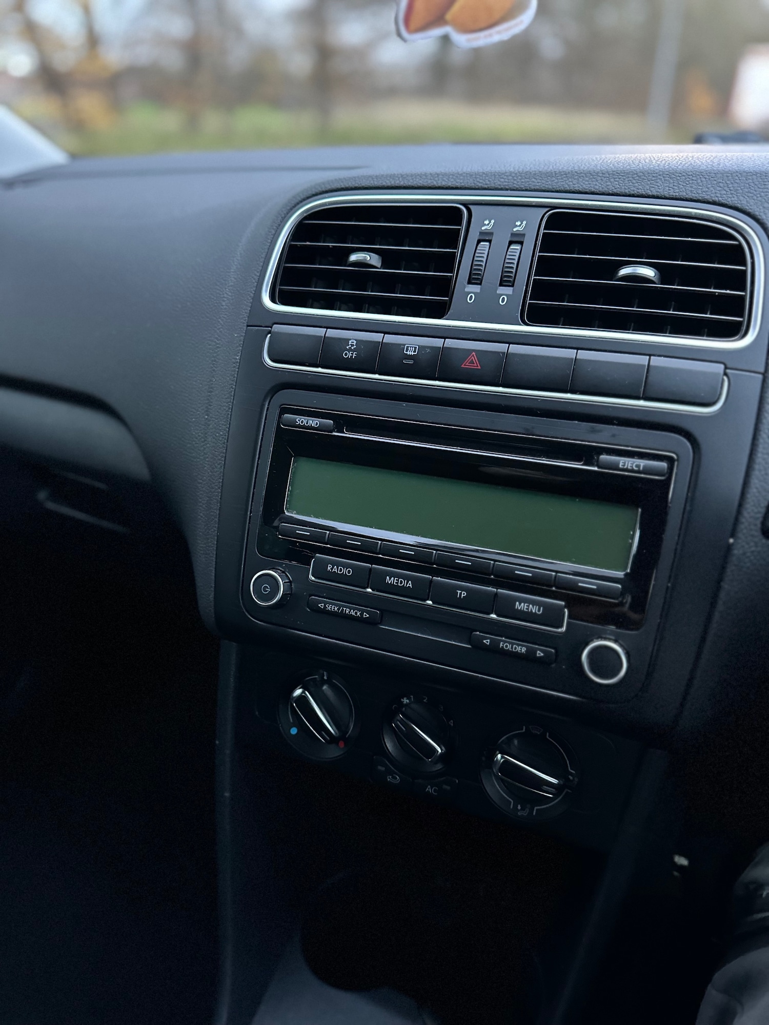 Used Volkswagen Polo 2011 for sale - 76877990: Photo 11