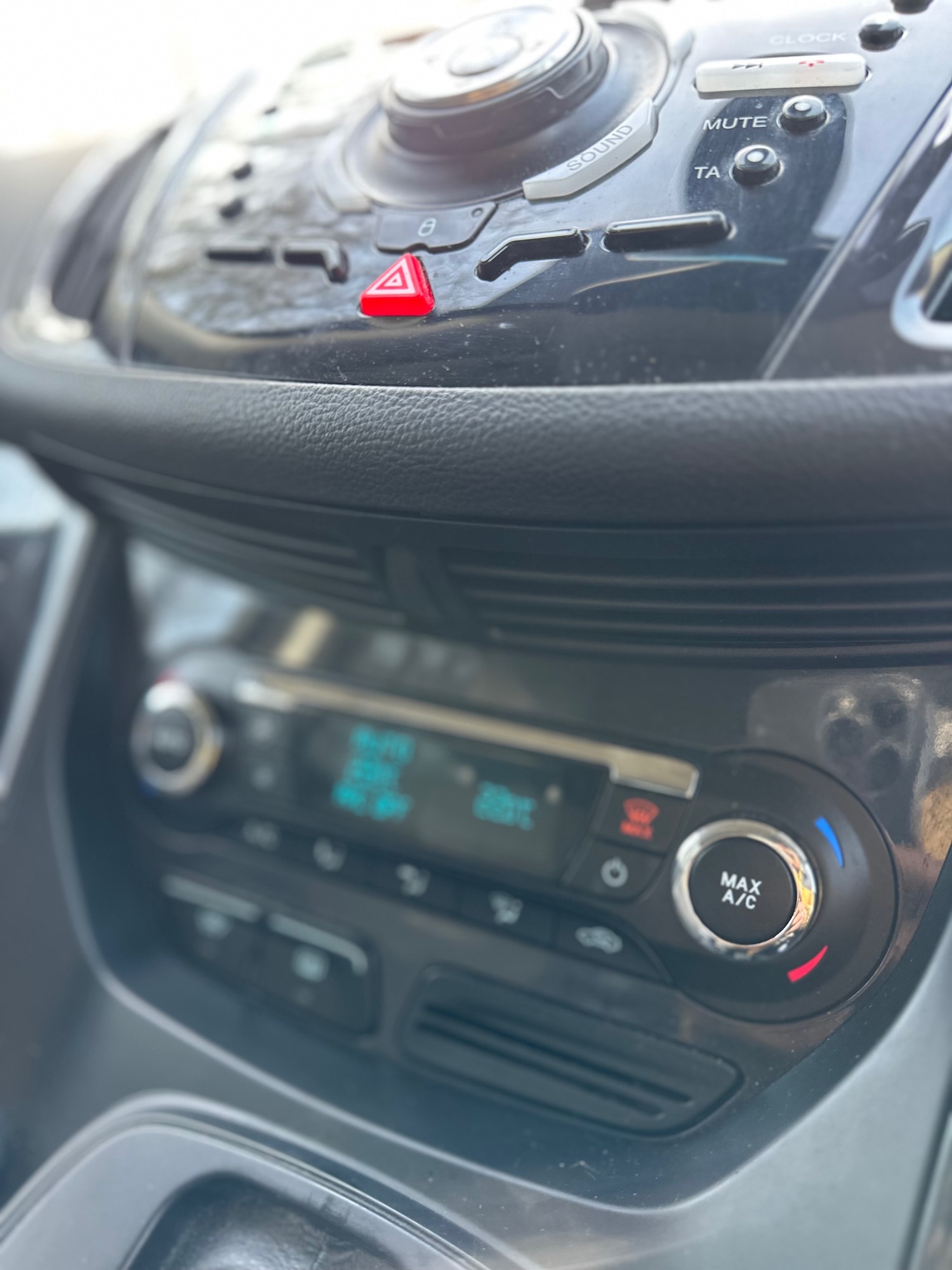 Used Ford Kuga 2014 for sale - 76931667: Photo 19