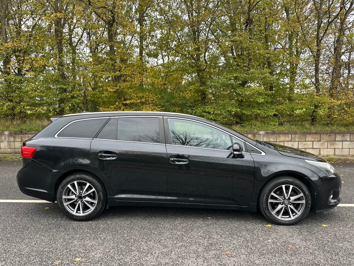 Used Toyota Avensis 2014 for sale - 76413407: Photo 2