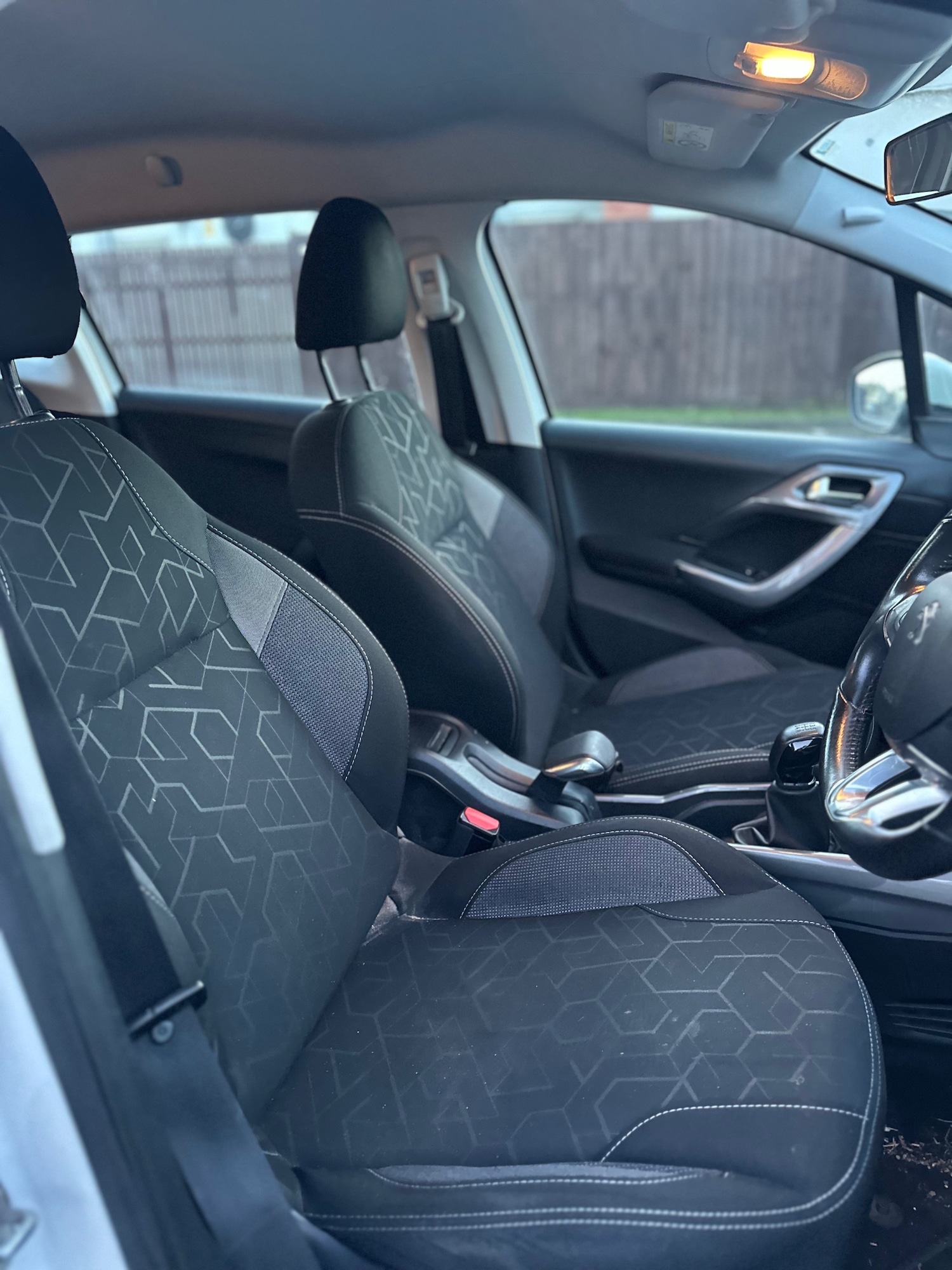 Used Peugeot 2008 2017 for sale - 77225409: Photo 8