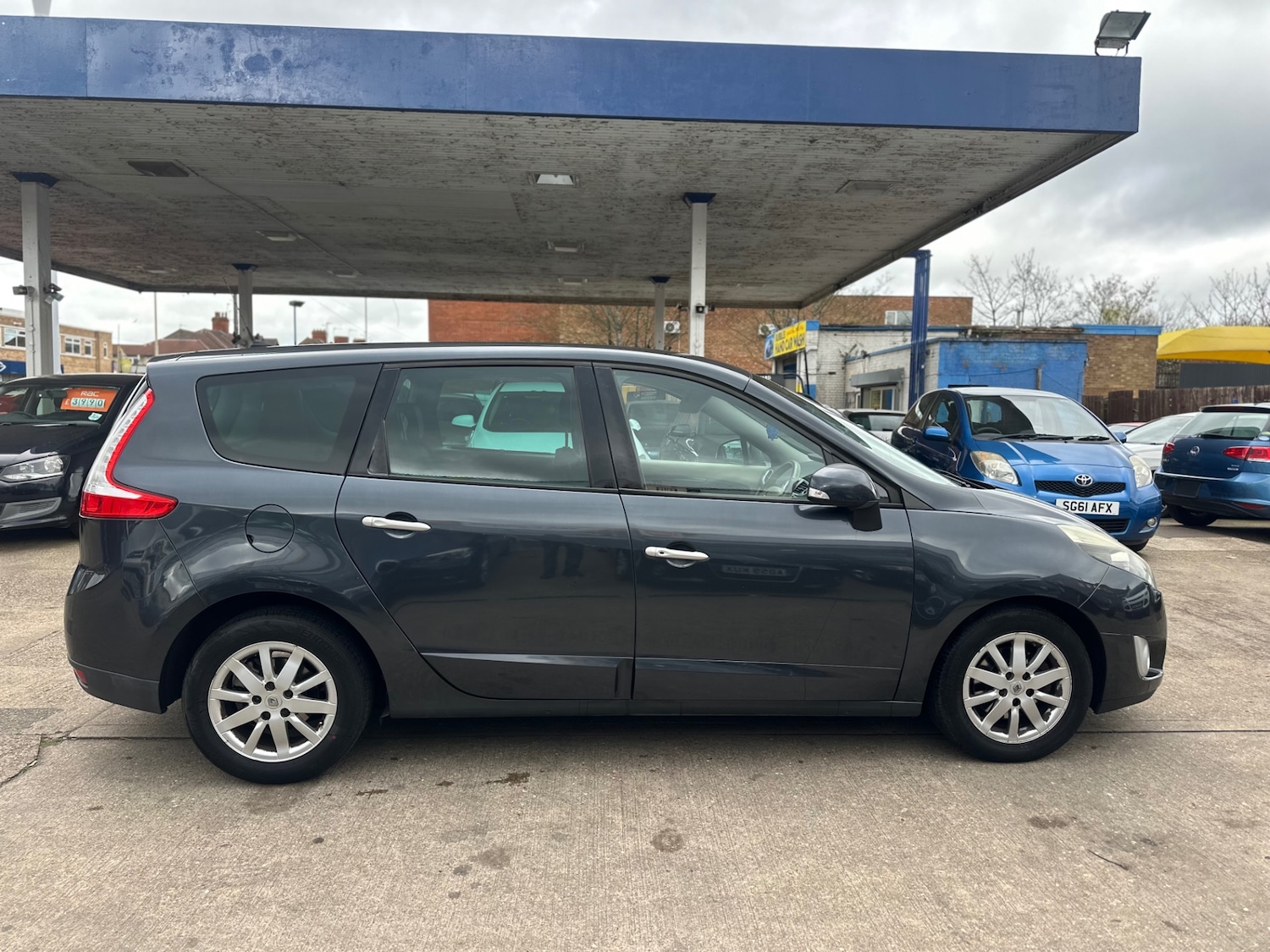 Used Renault Grand Scenic 2010 for sale - 78121793: Photo 2