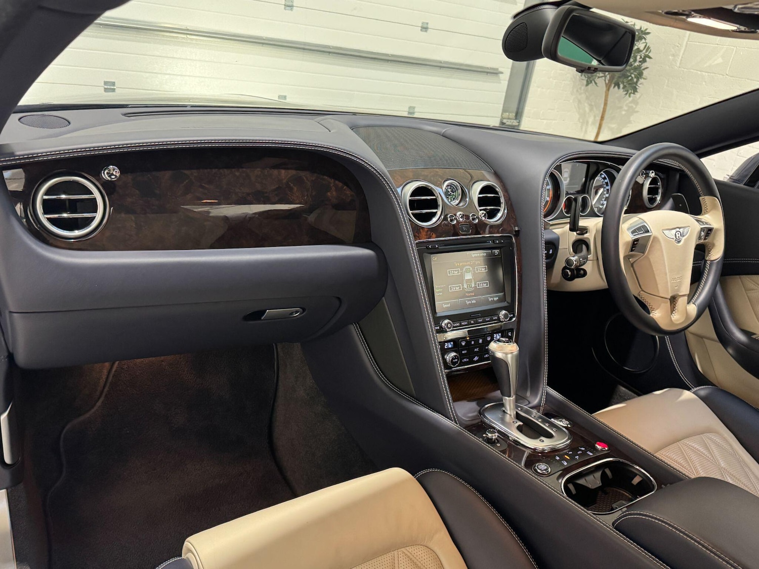 Used Bentley Continental 2015 for sale - 76512858: Photo 52