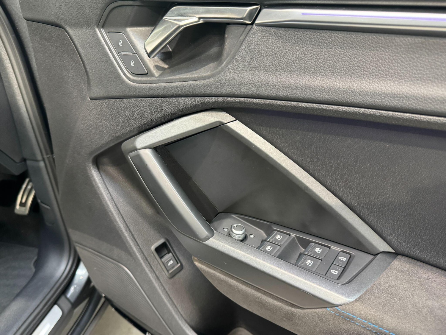 Used Audi RS Q3 2022 for sale - 76032479: Photo 27