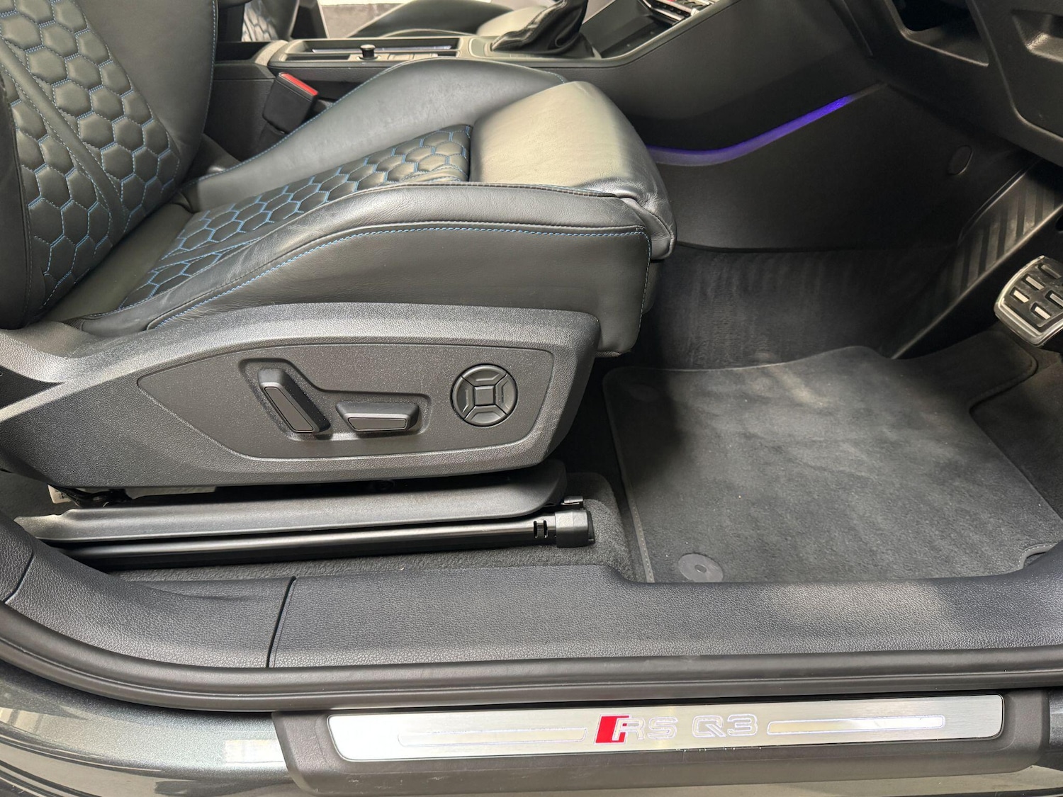 Used Audi RS Q3 2022 for sale - 76032479: Photo 28