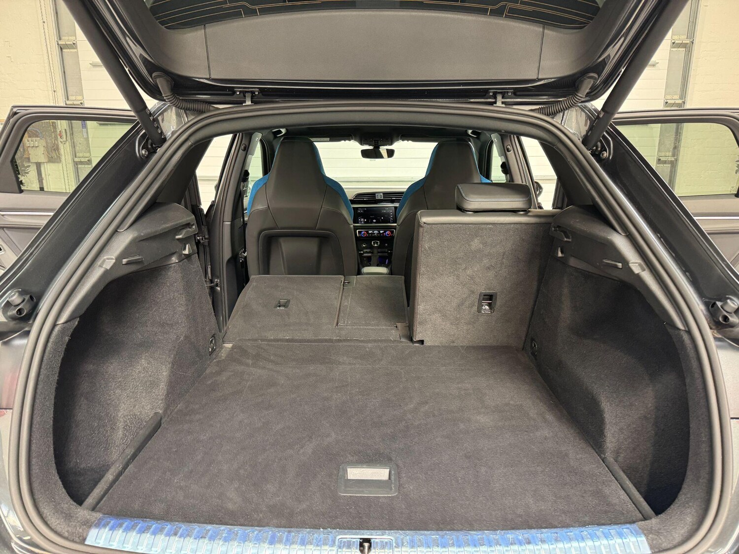 Used Audi RS Q3 2022 for sale - 76032479: Photo 62